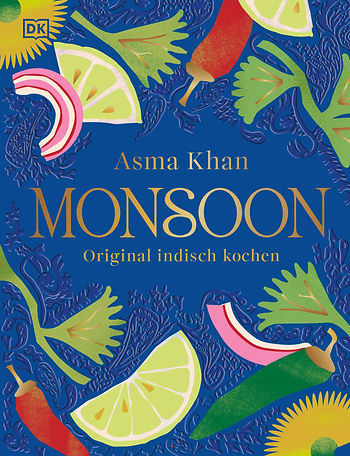 Buchcover mit dem Titel 'MONSOON Original indisch kochen' von Asma Khan vor blauem Hintergrund mit Illustrationen von Zitronenscheiben, Korianderblättern, roten und grünen Chilischoten und Zwiebelringen