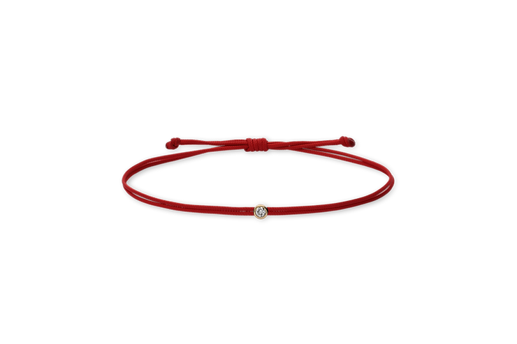 Rotes Armband mit kleinem runden Schmuckstein in der Mitte und verstellbarem Knotenverschluss