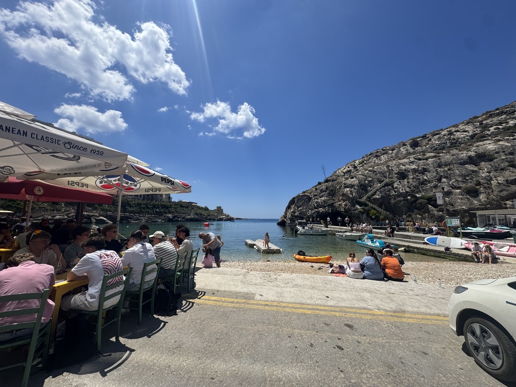 Xlendi Bay mediterrane Gelassenheit
