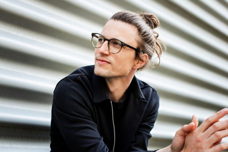 „Kinder reagieren nicht auf das, was wir sagen, sondern auf das, was wir sind.“ Niklas Heinen über Elternschaft und echte Veränderung
