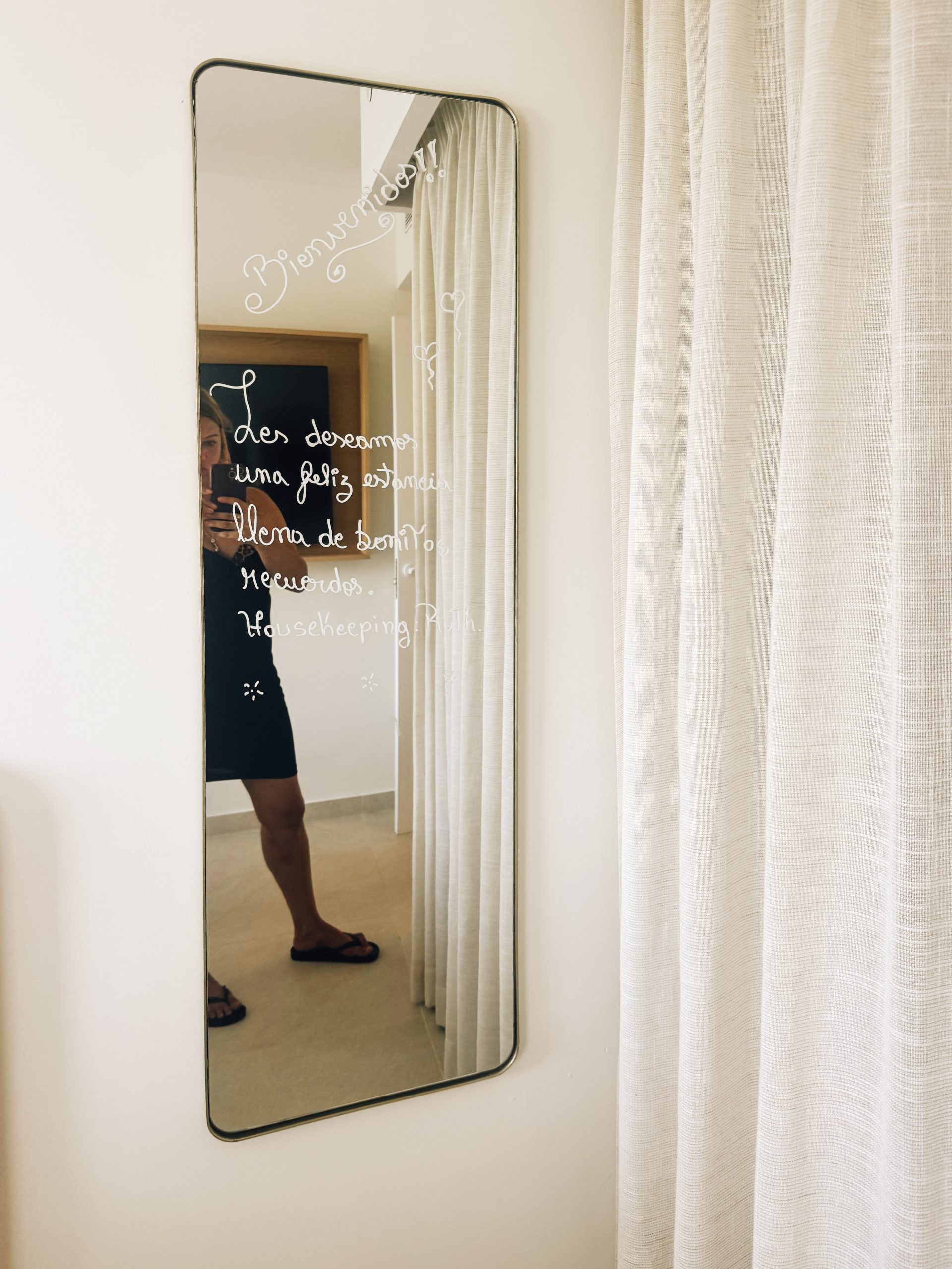 Spiegel-Selfie mit Bienvenidos-Gruß